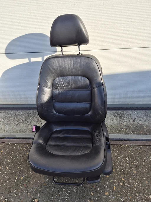 Peugeot 406 coupe 2000 -2003 stoel linksvoor zwart leer €200