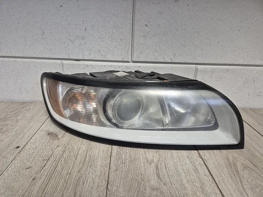 Volvo S40 en V50 koplamp rechts 2007 tot 2012 €75 30763034