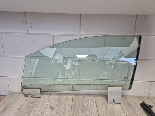 Peugeot 407 coupe 2005 - 2010 ruit linksvoor zie de foto's