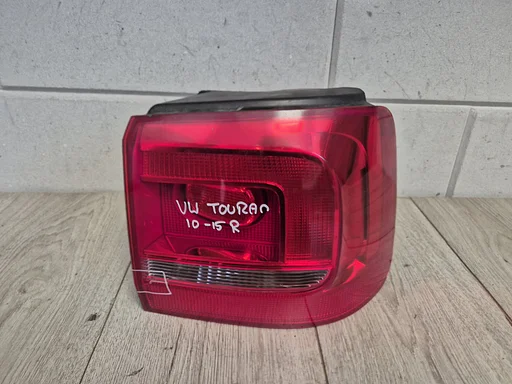 VW Touran 2010 - 2015 achterlicht rechts plekje zie foto €30