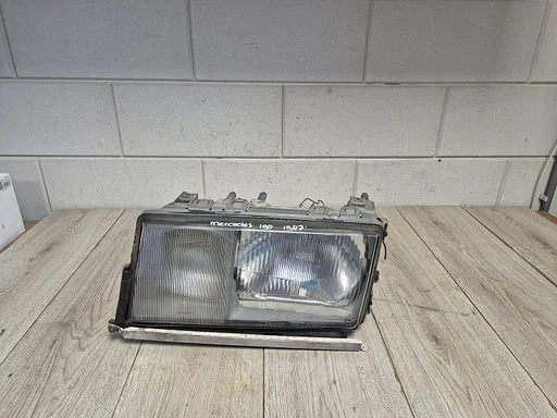 Mercedes 190 W201 1983 - 1991 koplamp links hella €100