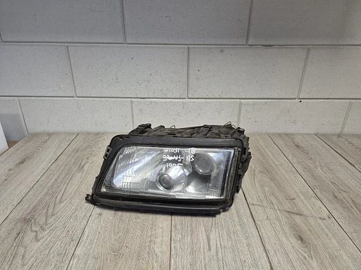 Audi A8 1994 -1999 koplamp links glas ORIGINEEL €75 halogeen