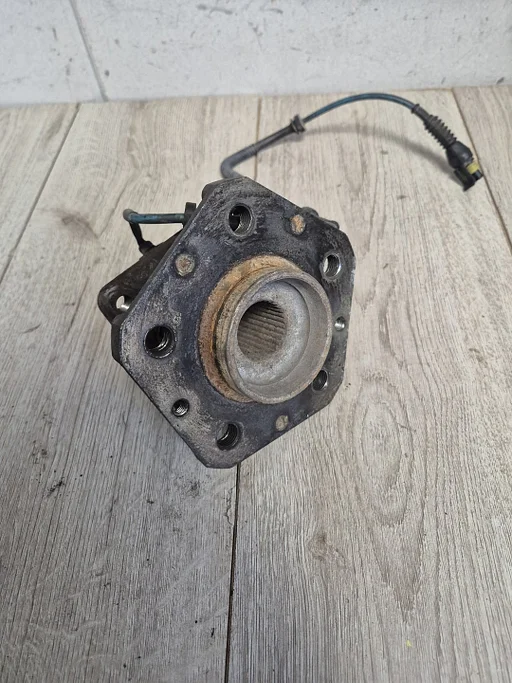 Maserati Quattroporte 2004 - 2012 wielnaaf achter met sensor