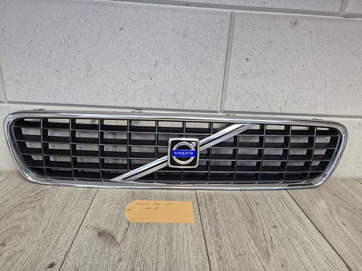 Volvo S40 - V50 2004 tot 2007 blokjesgrille grille €100 mooi