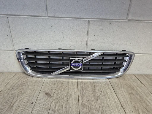 Volvo S40 - V50 2007 tot 2012 grille voorbumper nette staat