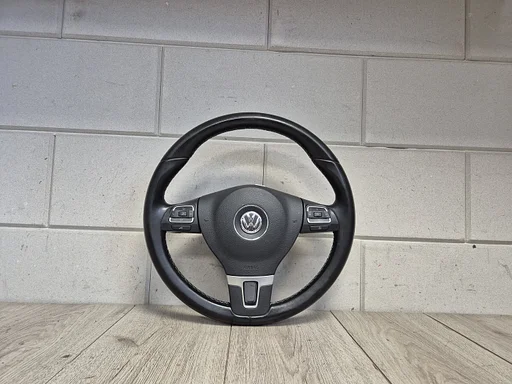 VW Golf 6 / Passat / Caddy stuur met knoppen en airbag €200