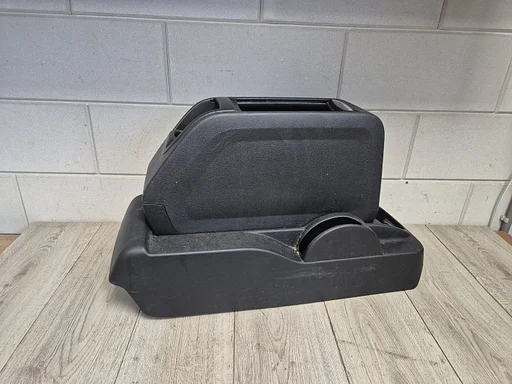 Peugeot Partner / Citroen Berlingo middenconsole armsteun