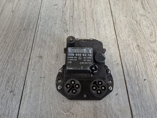 Mercedes 190 W201 / W124 ontsteking module 0085459232 €50