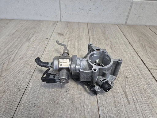 VW Polo / Audi A3 A4 A5 A6 1.8 tfsi benzinepomp 06k127025D
