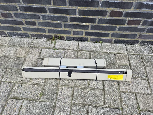 Volvo V70 2007 - 2015 hondenrek scheidingsnet beige €40