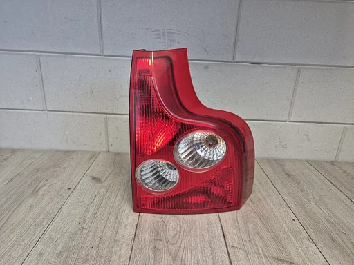 Achterlicht rechts Volvo XC90 2002 - 2007 origineel €150.