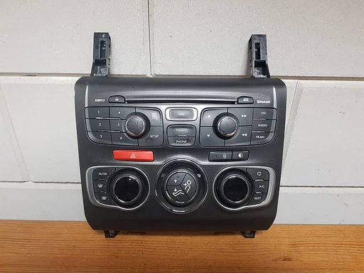 Citroen C4 en DS4 kachelpaneel radio bediening 9666027877