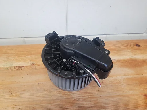 Toyota Yaris 2 2005-2013 kachelmotor aanjager €30 2727003010