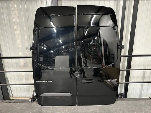 Mercedes Sprinter W907 2019-2024 achterdeuren achterportieren set ZWART