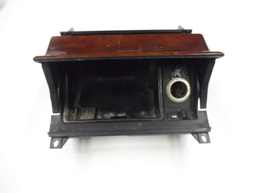 middenconsole asbakunit voor een Mercedes-Benz,