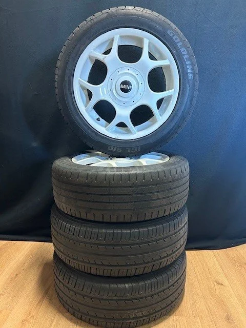 Originele Mini Cooper velgenset + Zomerbanden