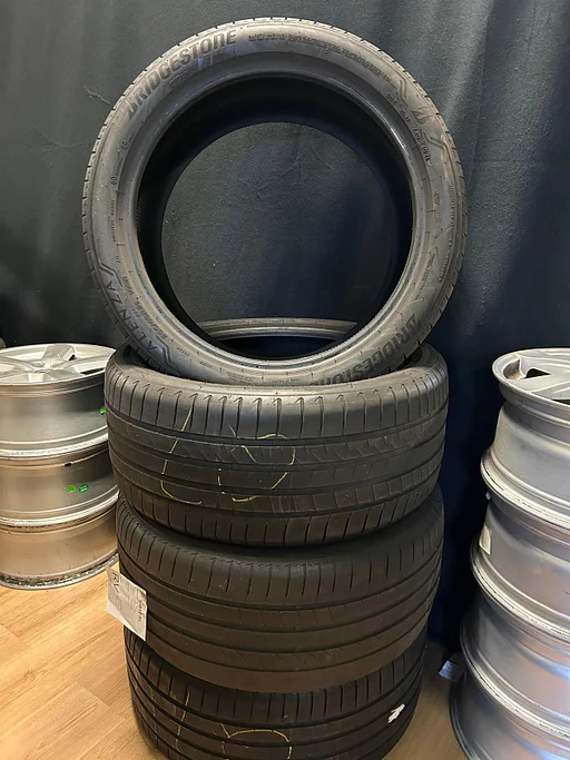 Bandenset Bridgestone Alenza001 285/40/21