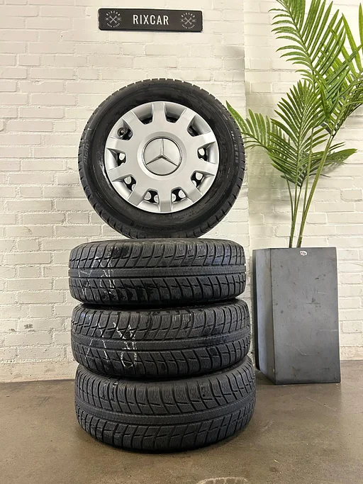 Originele Mercedes B-Klasse velgenset + Michelin Winterbanden