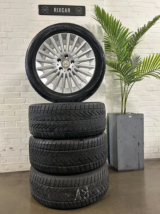 Originele Mercedes C-Klasse Breedset 17INCH + Vredestein Winterbanden