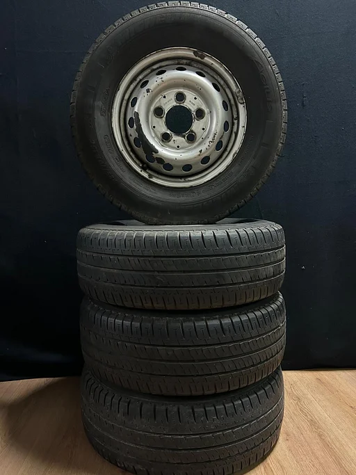 Stalen Wielenset Mercedes Sprinter / Renault Master + Michelin Agilis 112/110