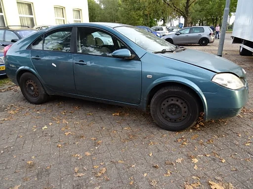 Nissan Primera P12 bj 2004 5 deurs hatchback voor demontage.