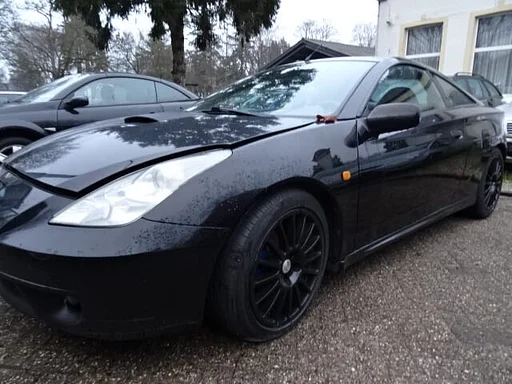 Toyota Celica Coupe bj 2001 1.8 met motorschade voor demontage.
