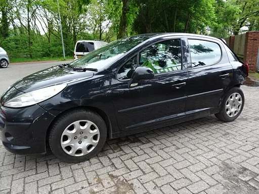 Peugeot 207 bj 2011 1.6 diesel 5 deurs voor demontage.