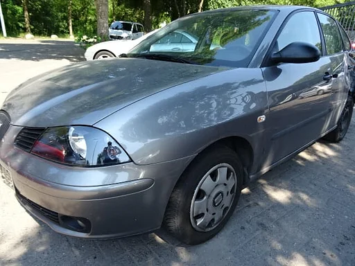 Seat Ibiza 1.2 AZQ bj 2004 5 deurs voor demontage.