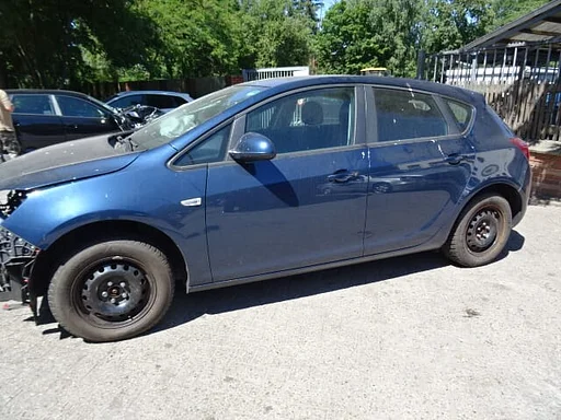 Opel AStra J 1.4 turbo bj 2012 5 deurs voor demontage.