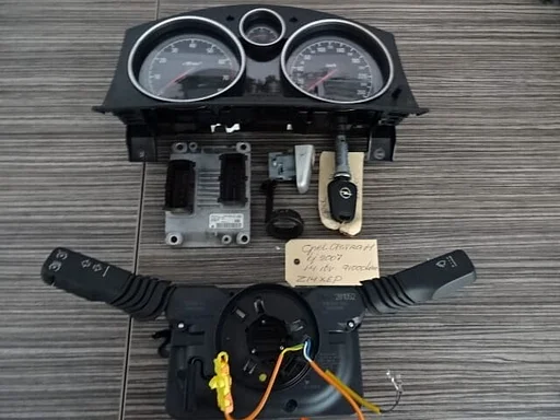 ECU Opel Astra H Z14XEP bj 2007 complete set incl sloten.