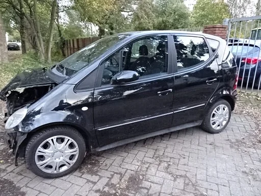Mercedes A 160 bj 2002 5 versnelling kleur zwart voor demontage.