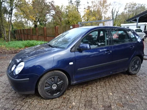 VW Polo 9n bj 2003 1.2 AZQ 5 versnelling blauw voor demontage.
