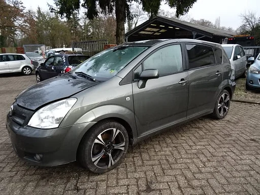 Toyota Corolla Verso 2.0 D4D diesel bj 2007 voor demontage.
