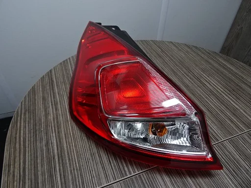 Achterlicht Ford  Fiesta bj 2017 links.
