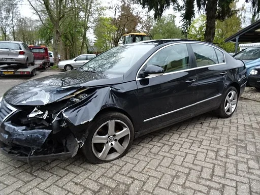 VW Passat BVY bj 2008 2.0 fsi 4 deurs zwart voor demontage.