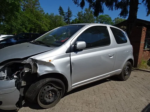 Toyota Yaris bj 2006 1.3 vvti 78000 km AUT 3d voor demontage.