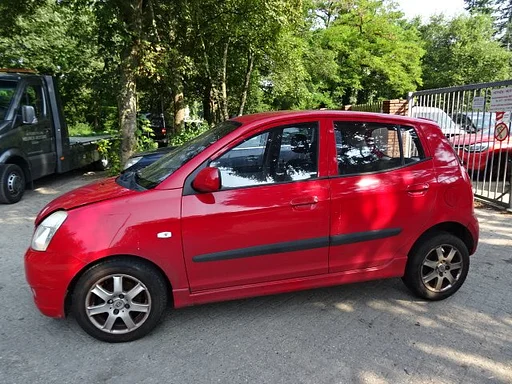 Kia Picanto bj 2007 1.1 154000km voor demontage.