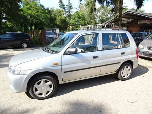 Mazda Demio bj 2001 45000 km AUT motorschade voor demontage.