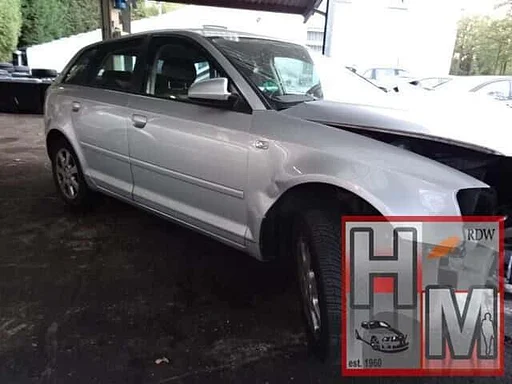Audi a 3 8p 5 deurs 1.6 bse aut voor demontyage