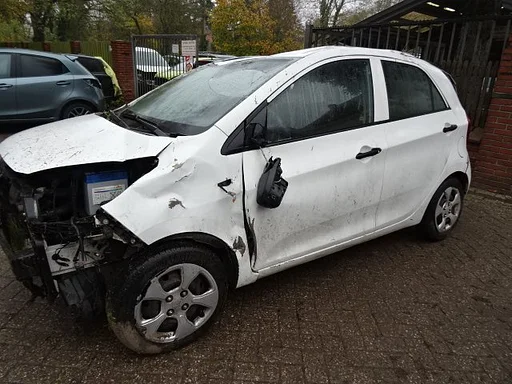 Kia Picanto bj 2011 1.2 16v G4LA 136000 km voor demontage.