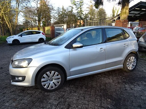 VW Polo 6R bj 2010 1.2 TDI motorschade 5 deurs voor demontage.