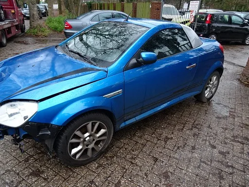 Opel Tigra B Z14XEP bj 2005 1.4 16v 108000 km  voor demontage.