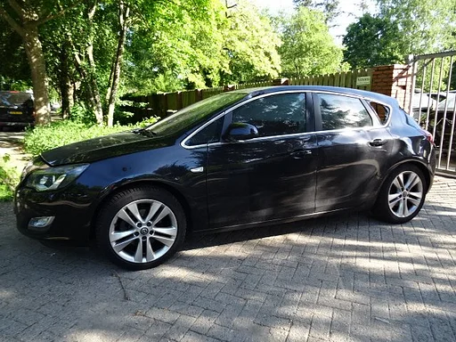 Opel Astra j A16LET bj 2011 1.6 16v turbo 5 deurs voor demontage.