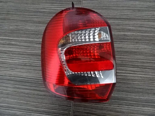 Achterlicht Renault Modus bj 2012 links.