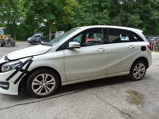 Mercedes B 180 benz bj 2016 typ 246 1.6 90 kw voor demontage.