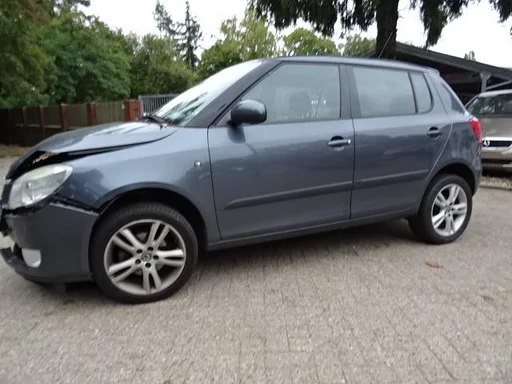Skoda Fabia 1.4 16v bj 2007 143000 km 5 deurs voor demontage.