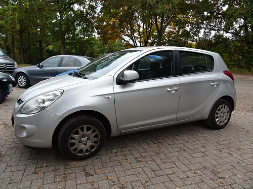 Hyundai I 20 bj 2011 motorschade 5 deurs voor demontage.