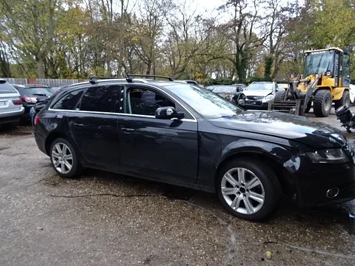 Audi A4 Avant CAGA B8 bj 2011 2.0 TDI 105 kw voor demontage.
