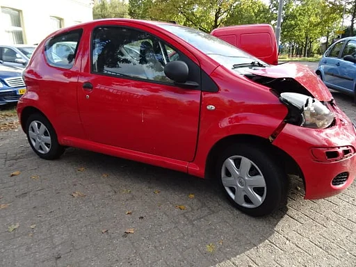 Toyota Aygo Bj 2010 1.0 50kw 71000 km voor demontage.
