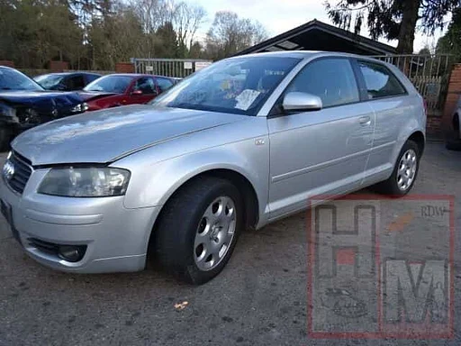 Audi a 3 8p bj 2004 1.6 benz voor demontage